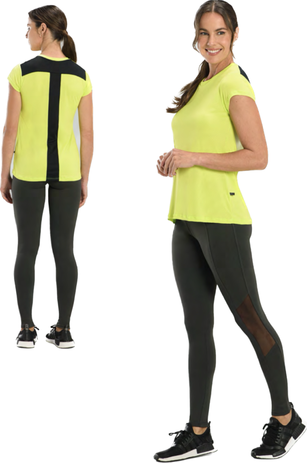 REMERA DEPORTIVA STRING CON DETALLE EN ESPALDA
